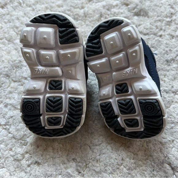 Nike Baby Navy Blue and White Fusion ST 2 Trainers Size 2.5C - Picture 4 of 11